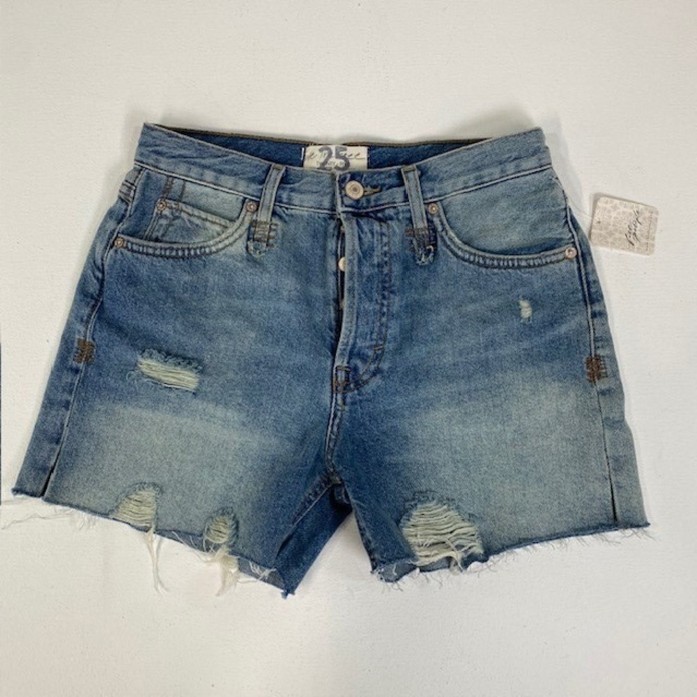 Free People Loose Cannon Denim Shorts Distressed Raw Hem Button Fly‎ Size 25